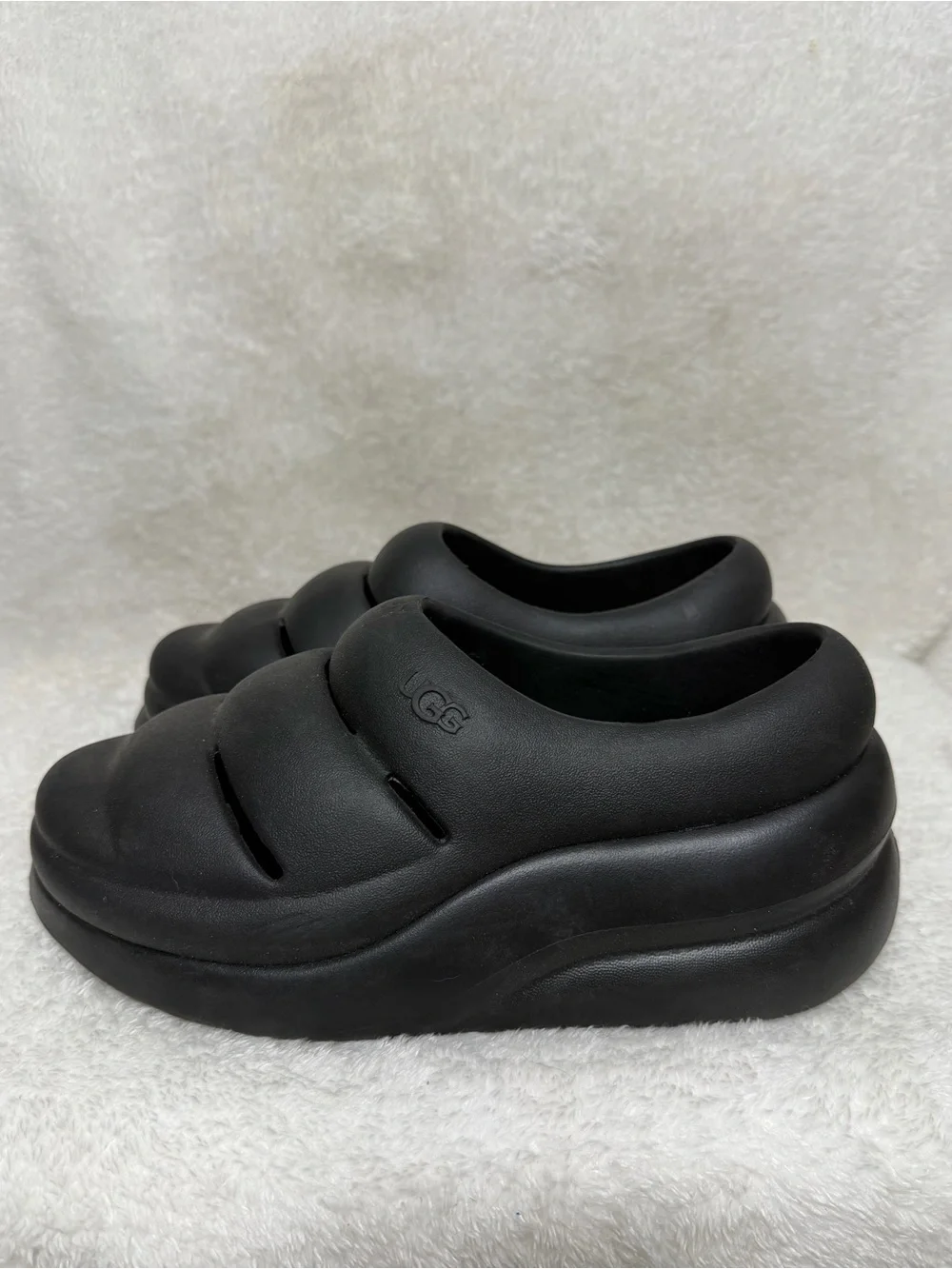 UGG Sport Yeah Clog slip-on shoes in black size 8